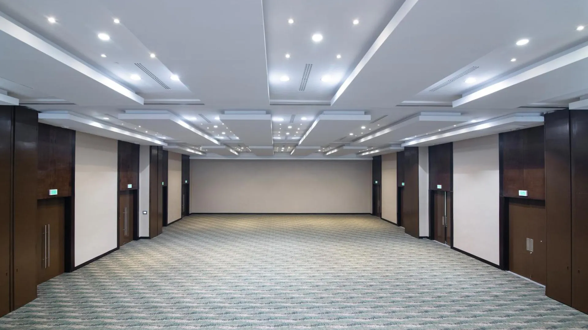Embassy Suites By Hilton Santo Domingo Otel