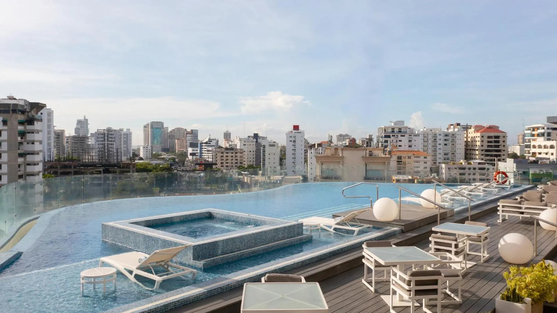 Embassy Suites By Hilton Santo Domingo 4*,