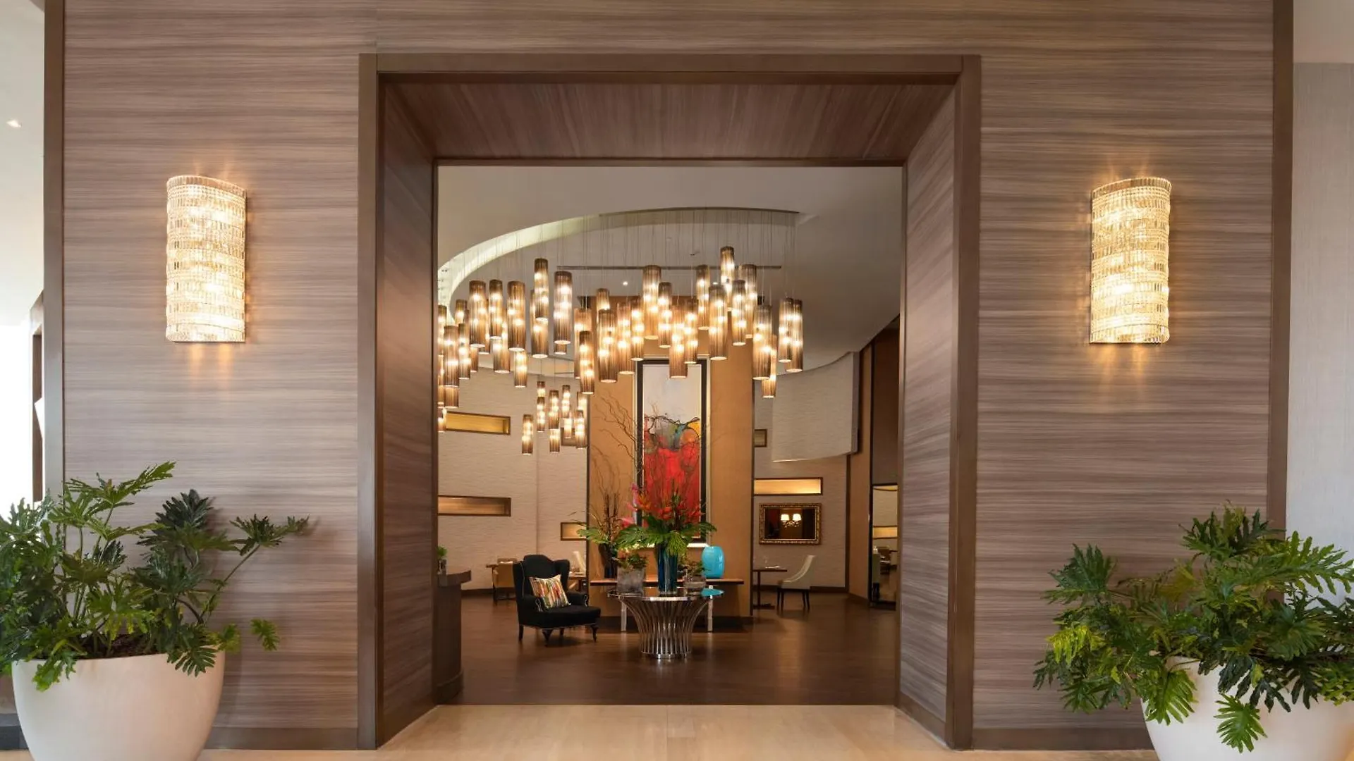 Embassy Suites By Hilton Santo Domingo Otel