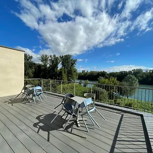 https://le-preau-de-baix.hotels-rhonealpes.com