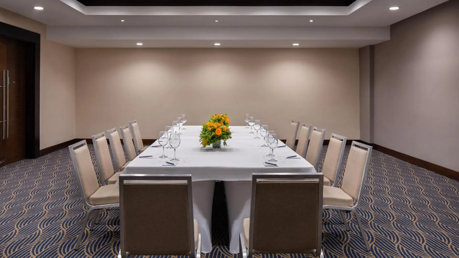 Embassy Suites By Hilton Санто-Доминго 4*,  Доминиканская Республика